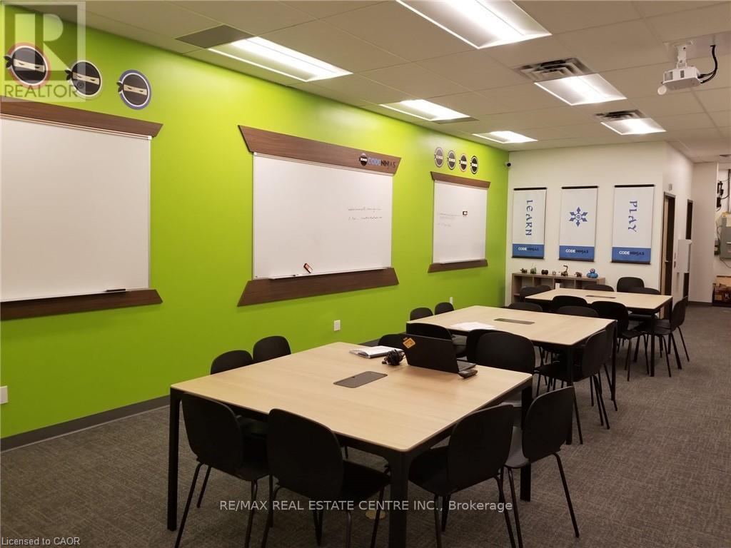 3 - 450 Columbia Street W, Waterloo, Ontario  N2T 2W1 - Photo 2 - X12449725