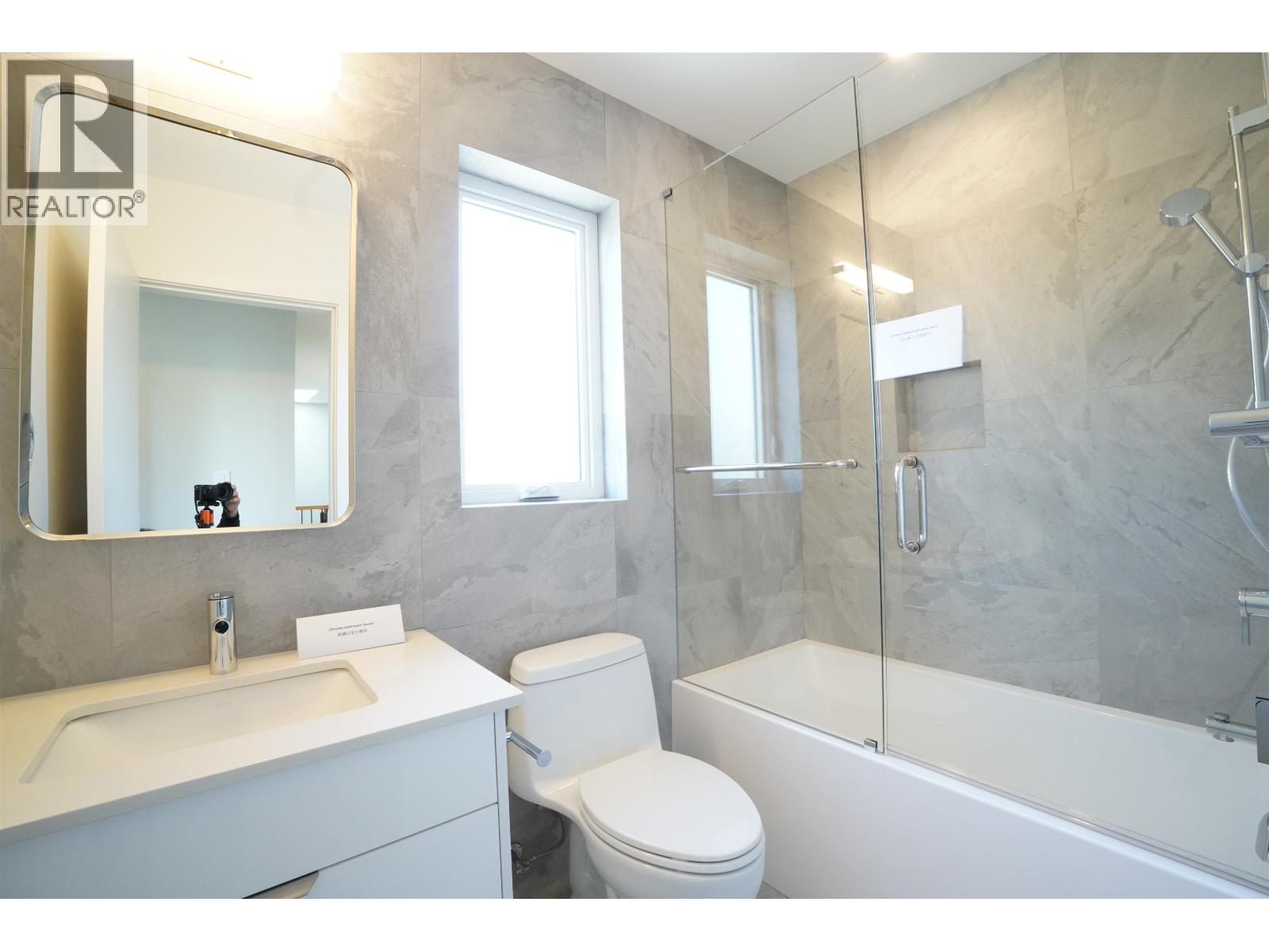 6250 Kitchener Street, Burnaby, British Columbia  V5B 2J4 - Photo 18 - R3035145