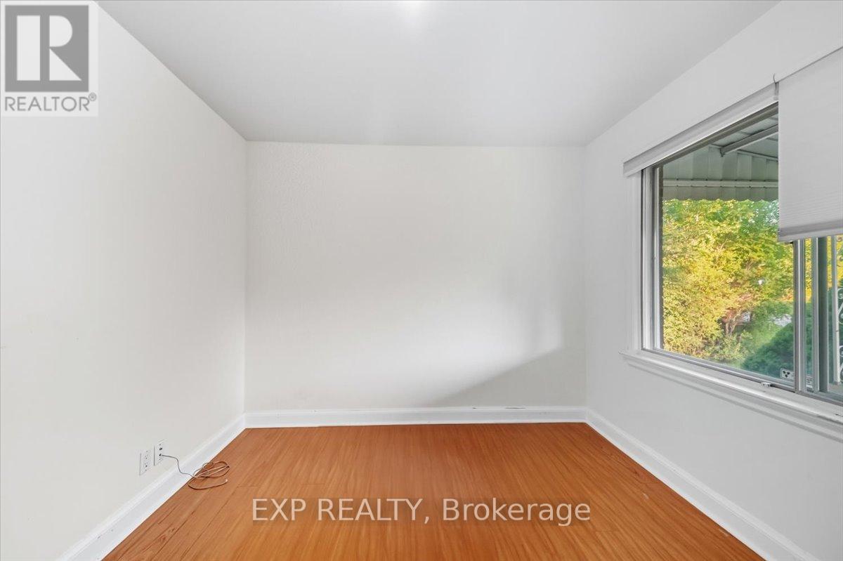 16 King Georges Drive W, Toronto, Ontario  M6M 2G9 - Photo 17 - W12446557