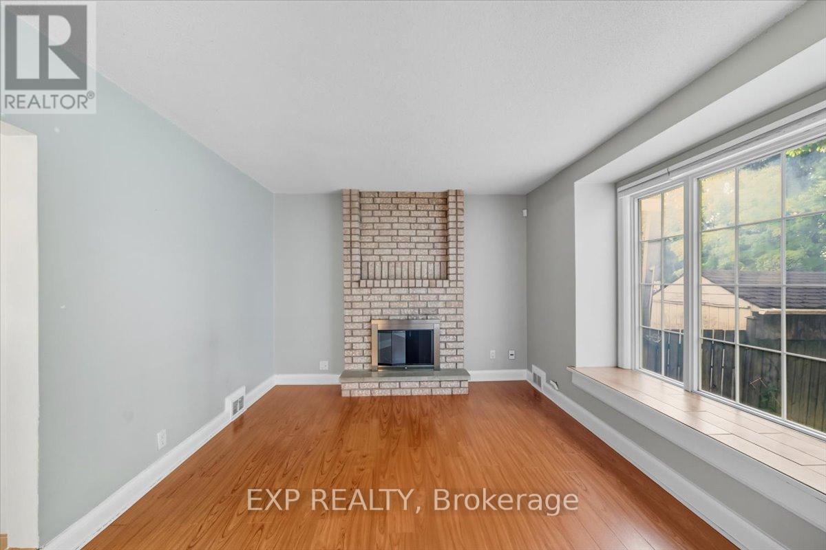 16 King Georges Drive W, Toronto, Ontario  M6M 2G9 - Photo 8 - W12446557