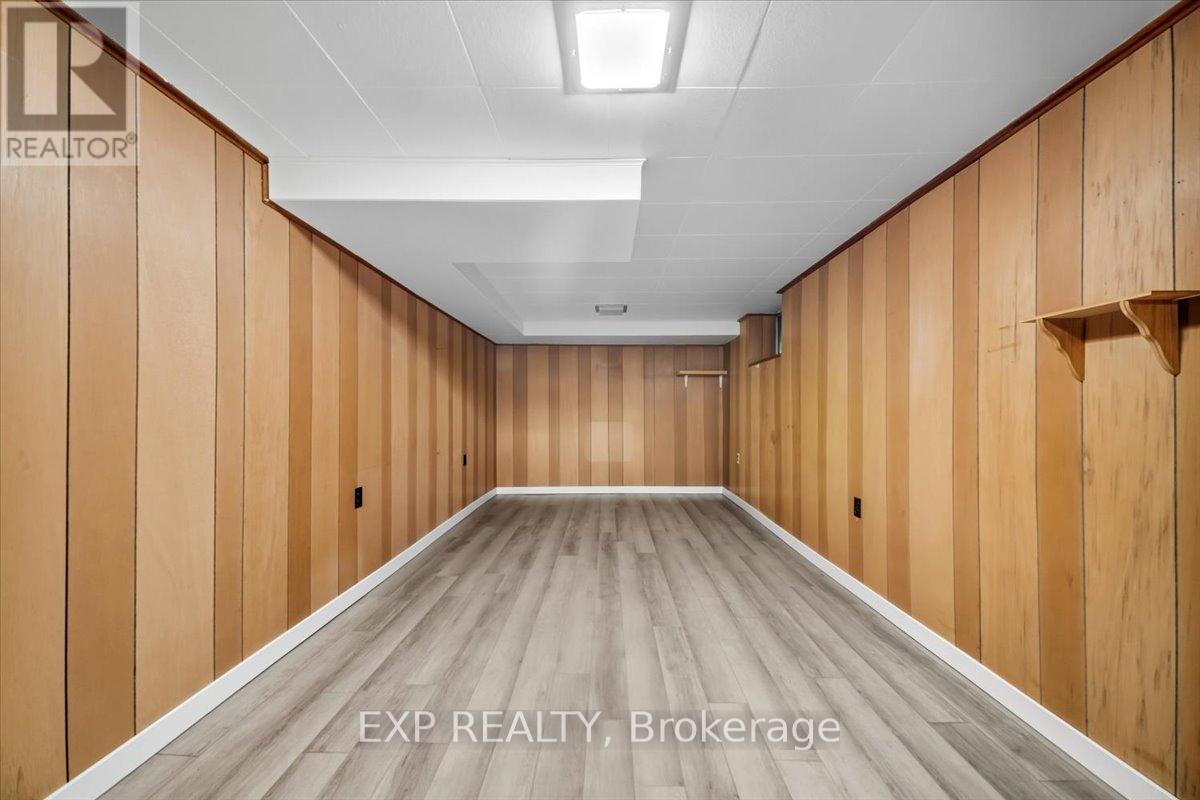 16 King Georges Drive W, Toronto, Ontario  M6M 2G9 - Photo 22 - W12446557