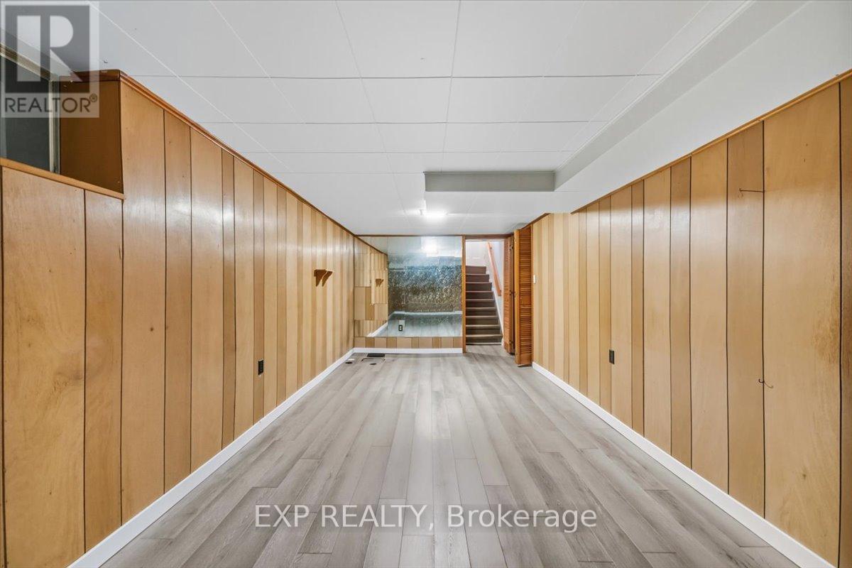 16 King Georges Drive W, Toronto, Ontario  M6M 2G9 - Photo 23 - W12446557