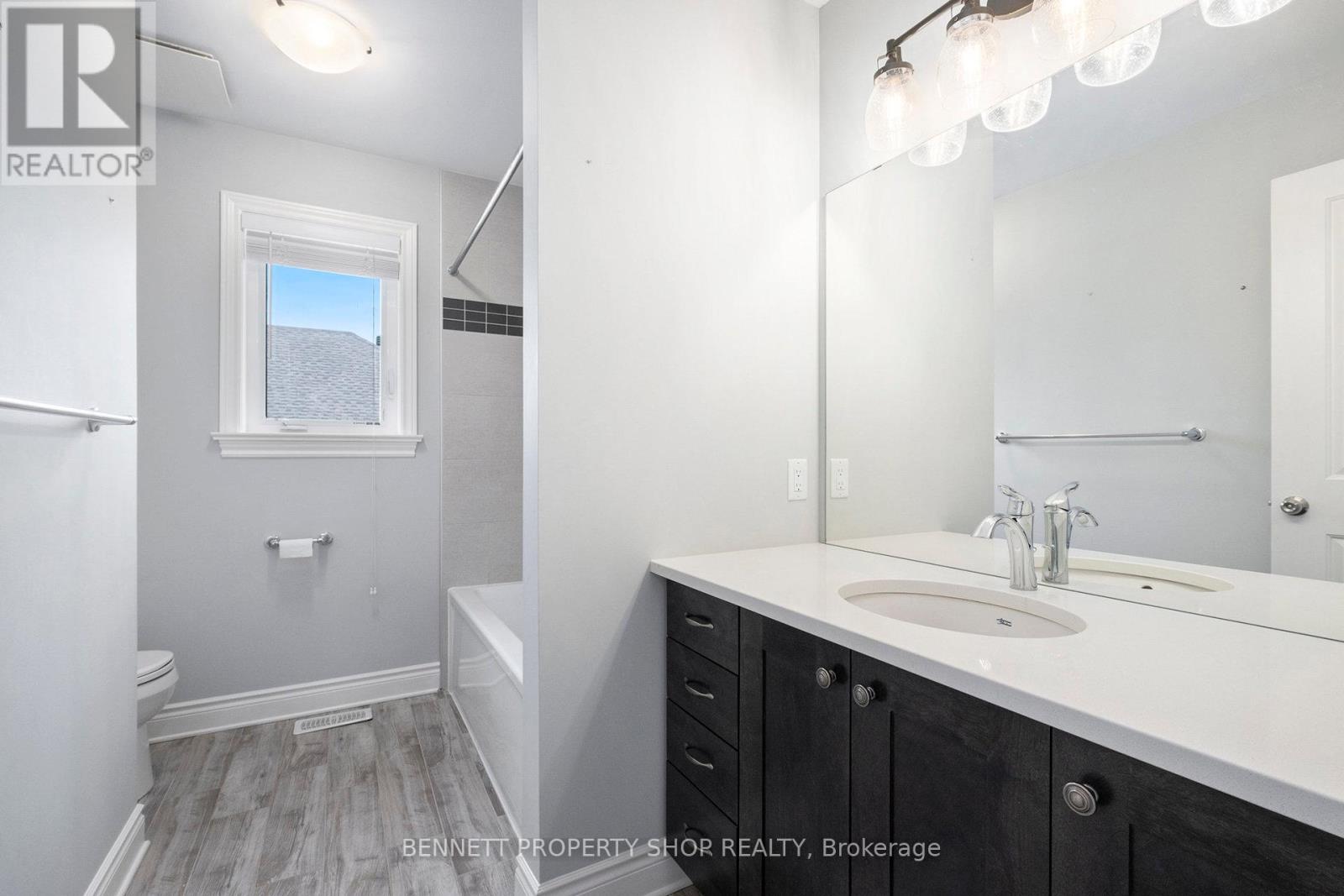 110 Talos Circle, Ottawa, Ontario  K0A 2Z0 - Photo 24 - X12422156