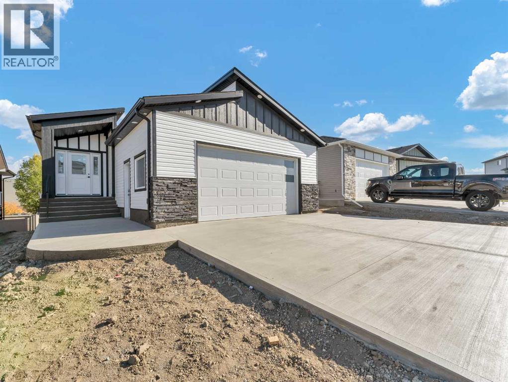 31 Sierra Road Sw, Medicine Hat, Alberta  T1B 4Y6 - Photo 3 - A2222885