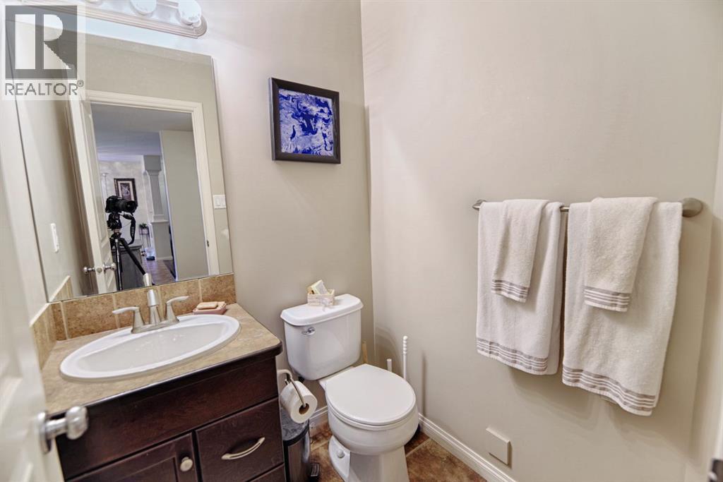 Property at 420 Silkstone Crescent W image 4