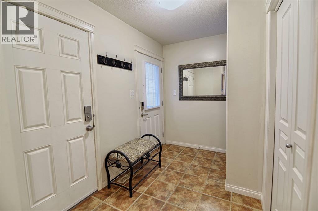 Property at 420 Silkstone Crescent W image 3