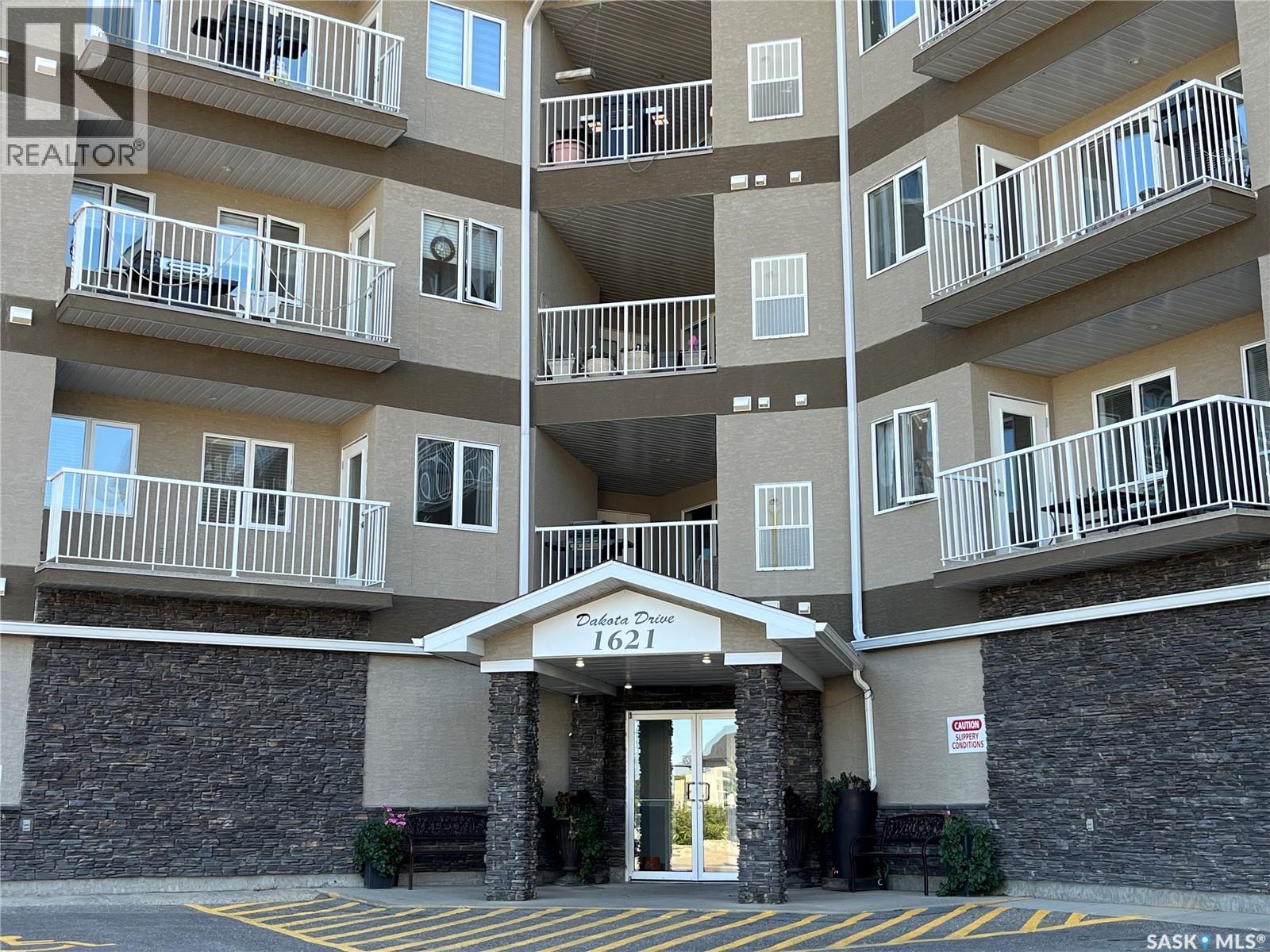 204 1621 Dakota DRIVE, Regina, Saskatchewan