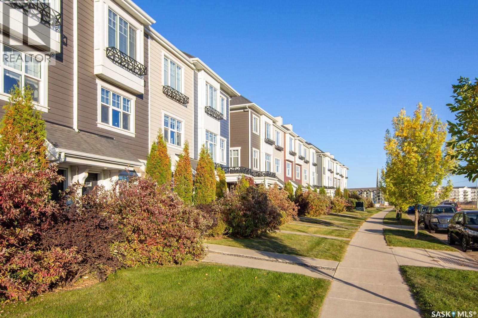 709 Meadows BOULEVARD, Saskatoon, Saskatchewan