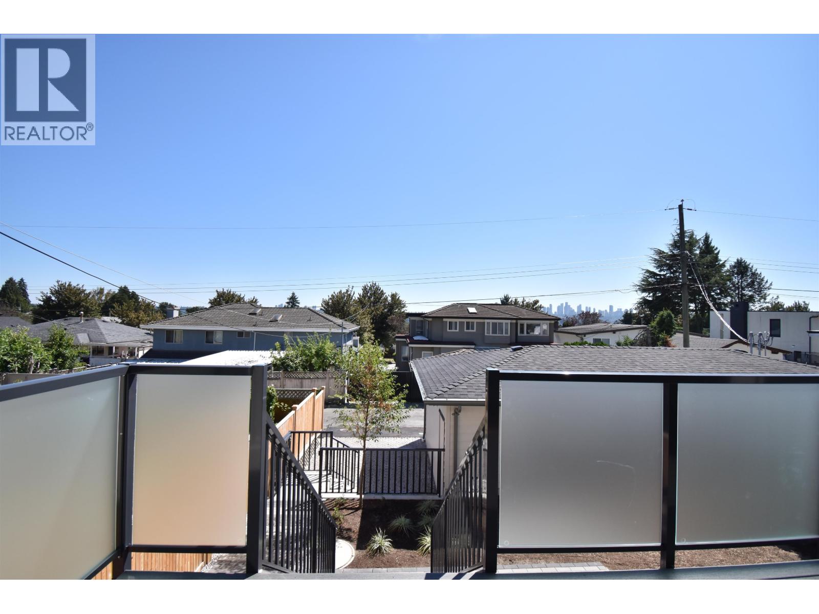 6252 Kitchener Street, Burnaby, British Columbia  V5B 2J4 - Photo 3 - R3035144