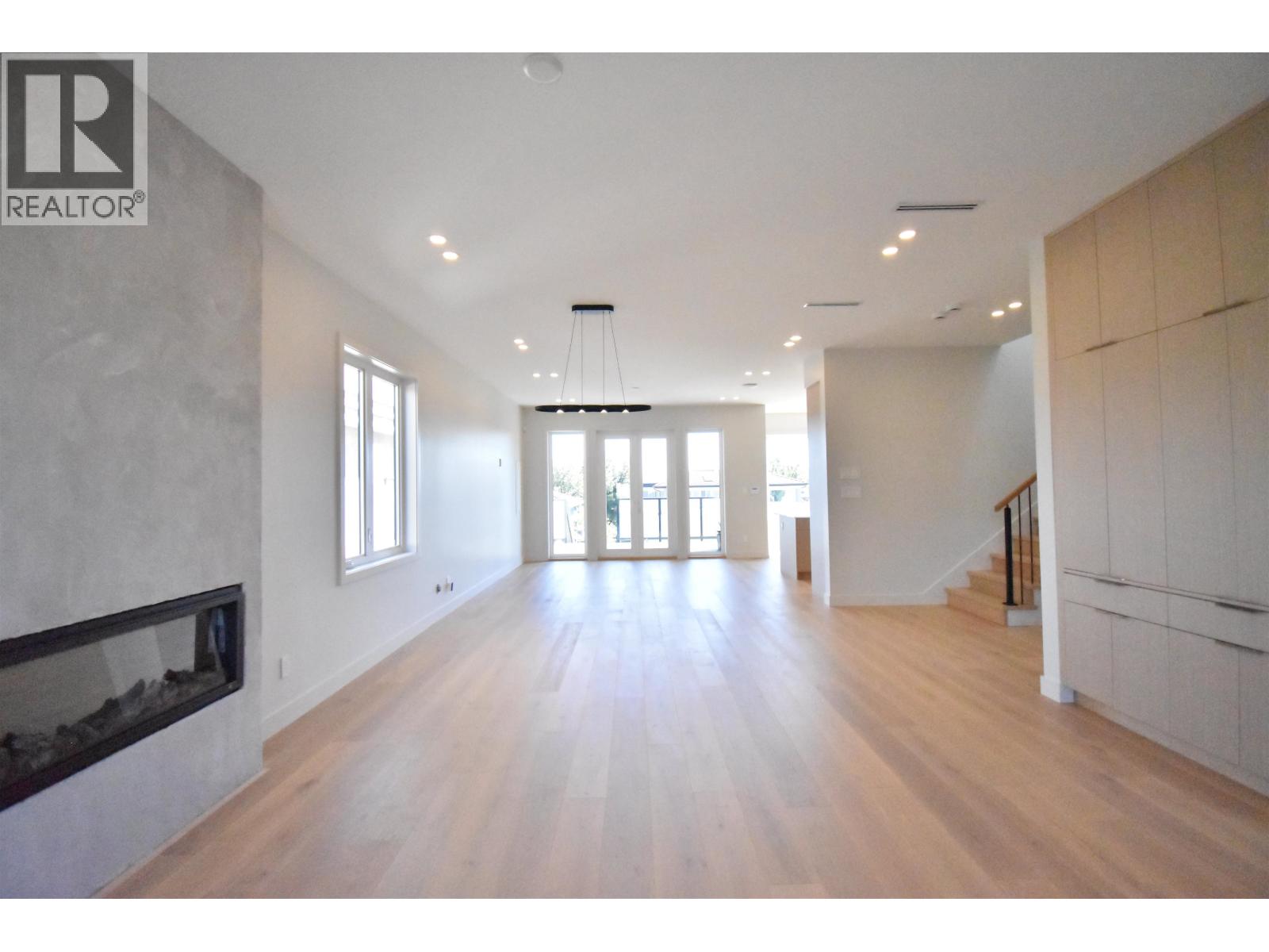 6252 Kitchener Street, Burnaby, British Columbia  V5B 2J4 - Photo 4 - R3035144
