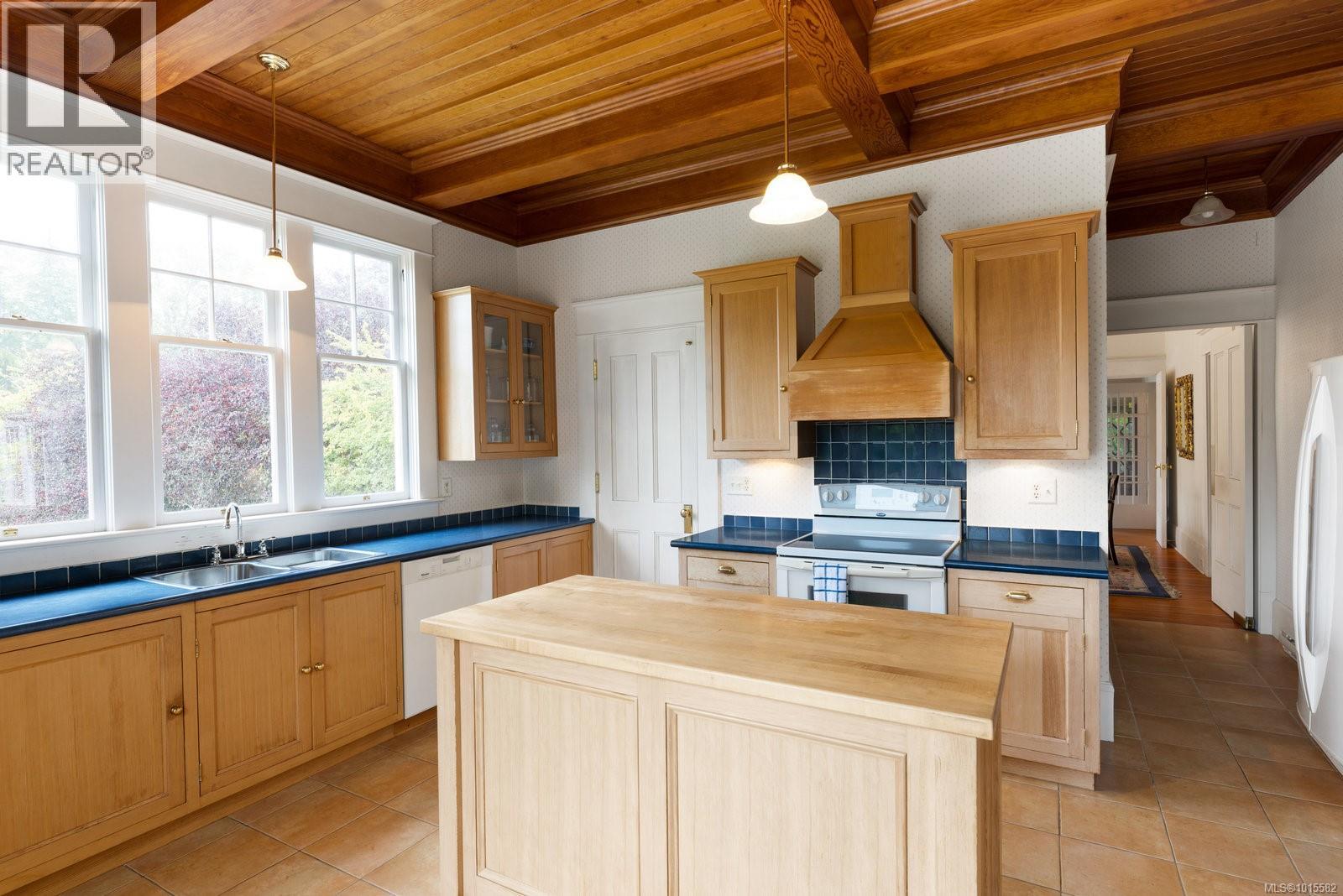 1175 Wain Rd, North Saanich, British Columbia  V8L 5V1 - Photo 11 - 1015582