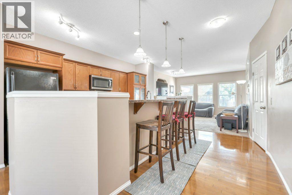 319 Saddlebrook Circle E, Calgary, Alberta  T3J 0J9 - Photo 10 - A2258515