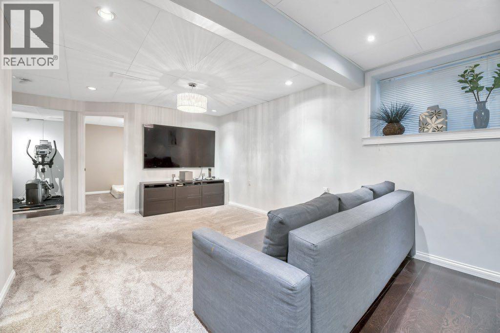 319 Saddlebrook Circle E, Calgary, Alberta  T3J 0J9 - Photo 28 - A2258515