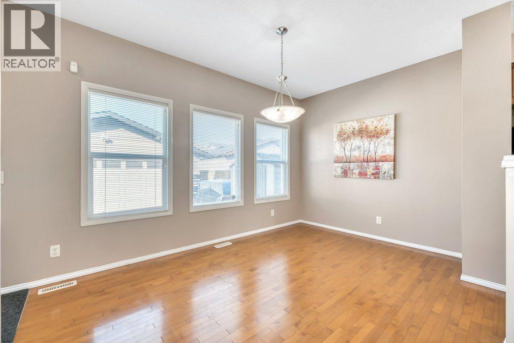 319 Saddlebrook Circle E, Calgary, Alberta  T3J 0J9 - Photo 13 - A2258515