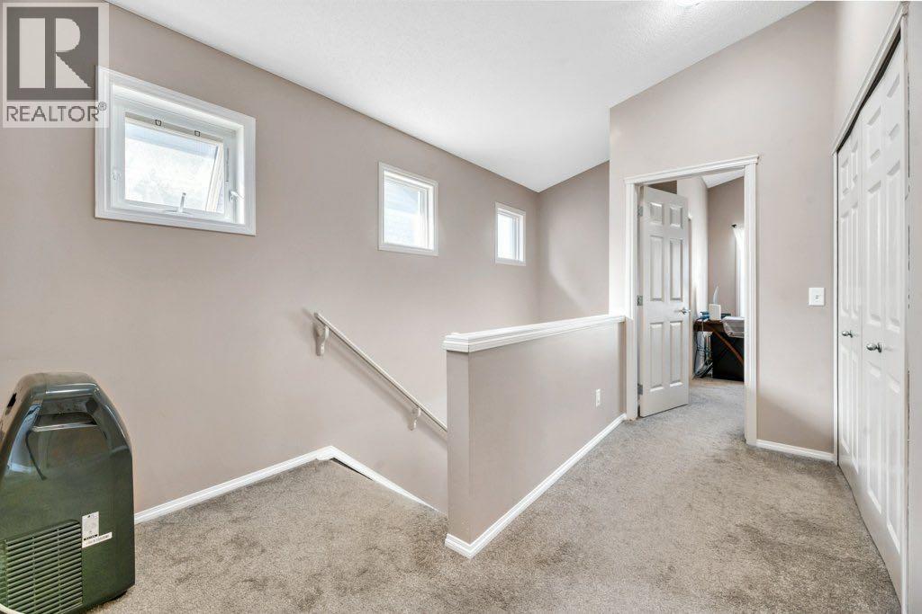 319 Saddlebrook Circle E, Calgary, Alberta  T3J 0J9 - Photo 14 - A2258515