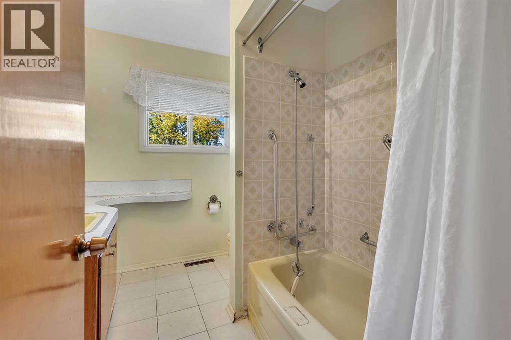 3224 Carol Drive Nw, Calgary, Alberta  T2L 0K6 - Photo 19 - A2262353