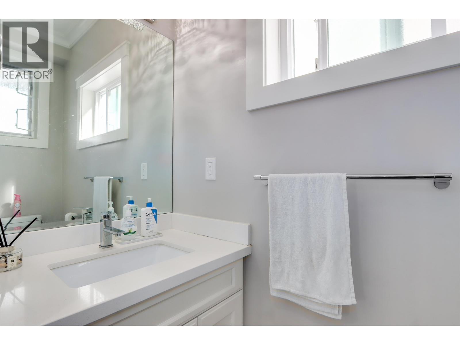 2496 Brock Street, Vancouver, British Columbia  V5R 2R4 - Photo 10 - R3056134