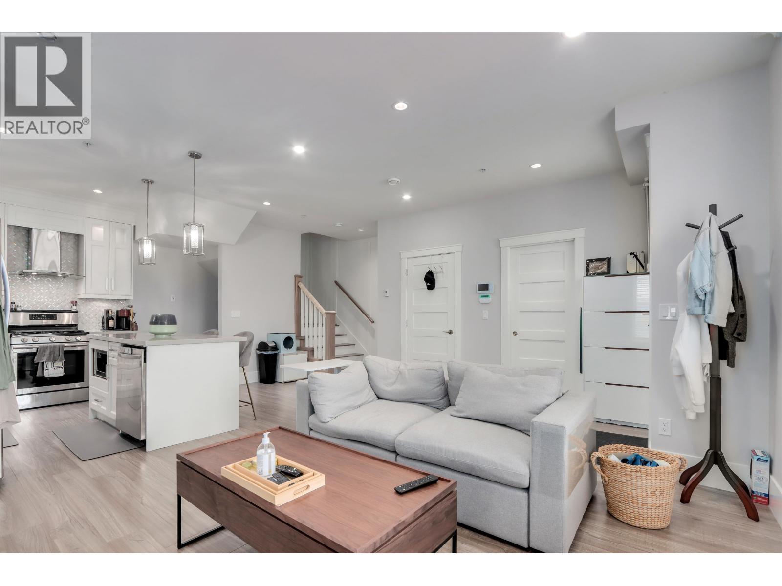2496 Brock Street, Vancouver, British Columbia  V5R 2R4 - Photo 6 - R3056134