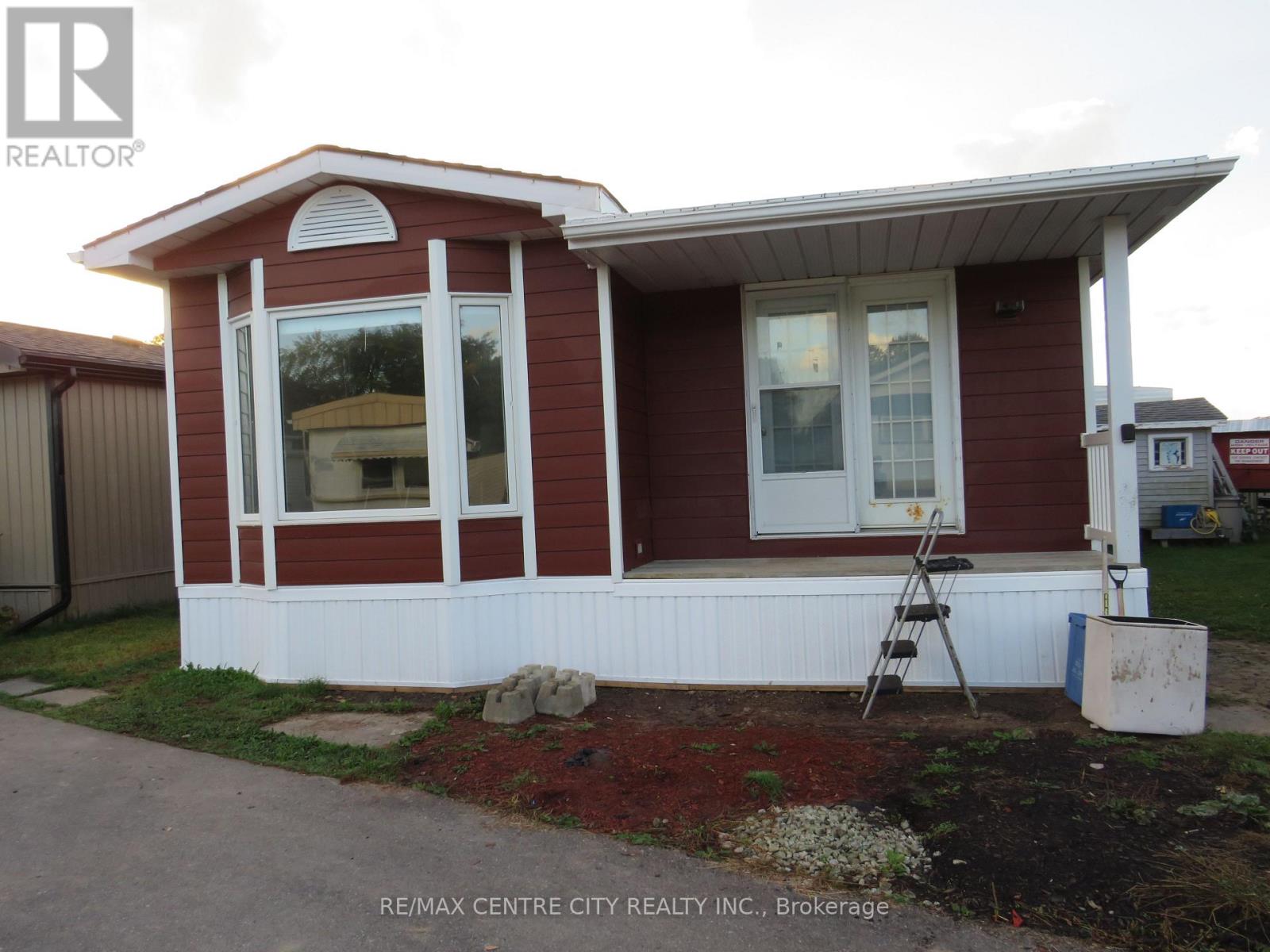 106 - 2189 Dundas Street E, London East, Ontario  N5V 1H3 - Photo 2 - X12449954