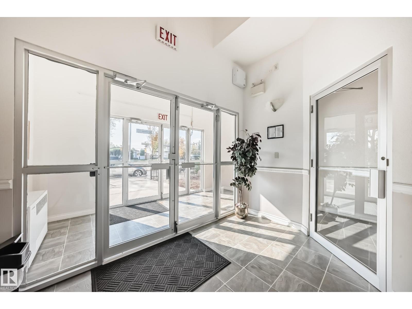 #103 6708 90 Av Nw Nw, Edmonton, Alberta  T6B 0P2 - Photo 4 - E4461156