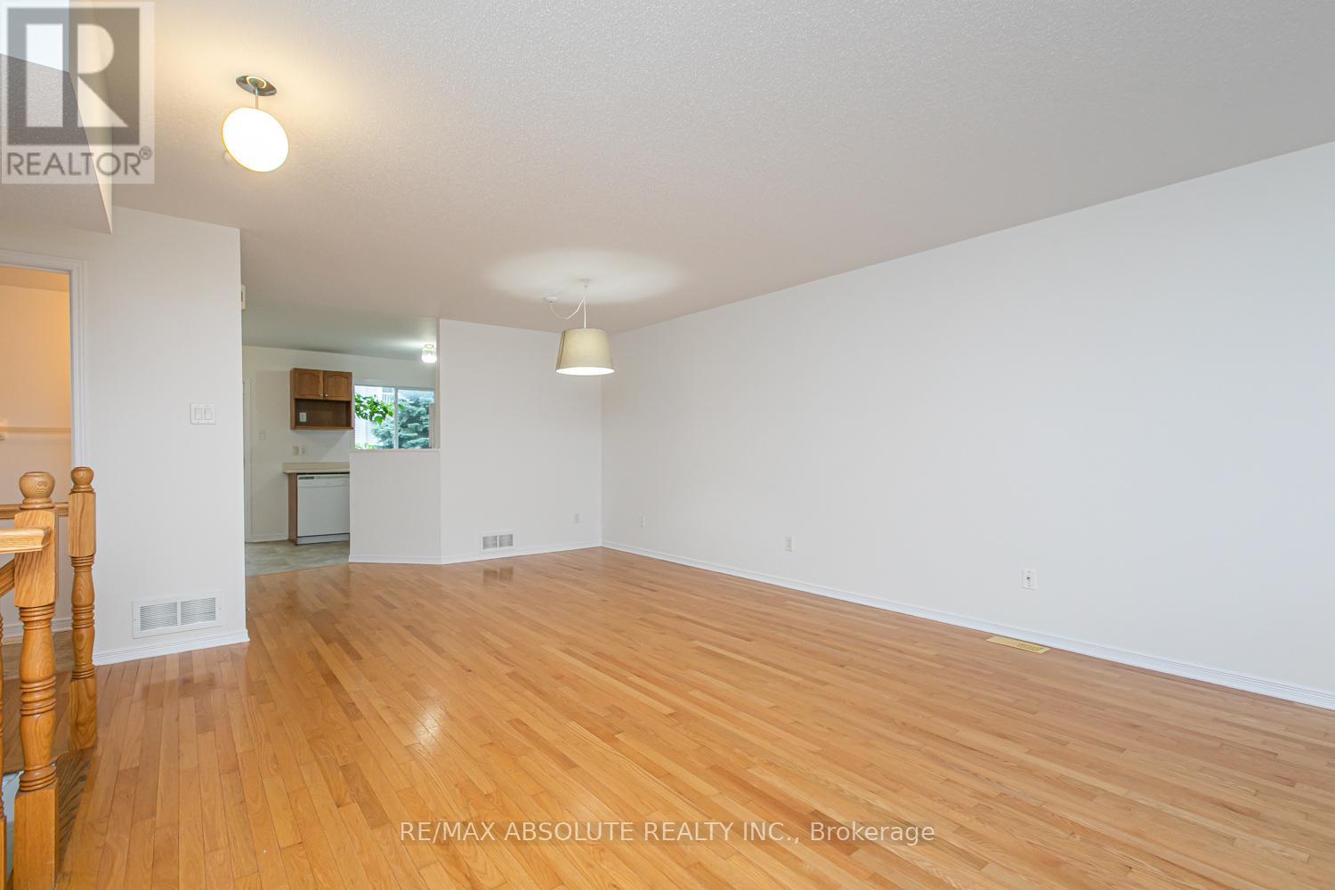 254 Gershwin Private, Ottawa, Ontario  K2H 1G5 - Photo 4 - X12449870