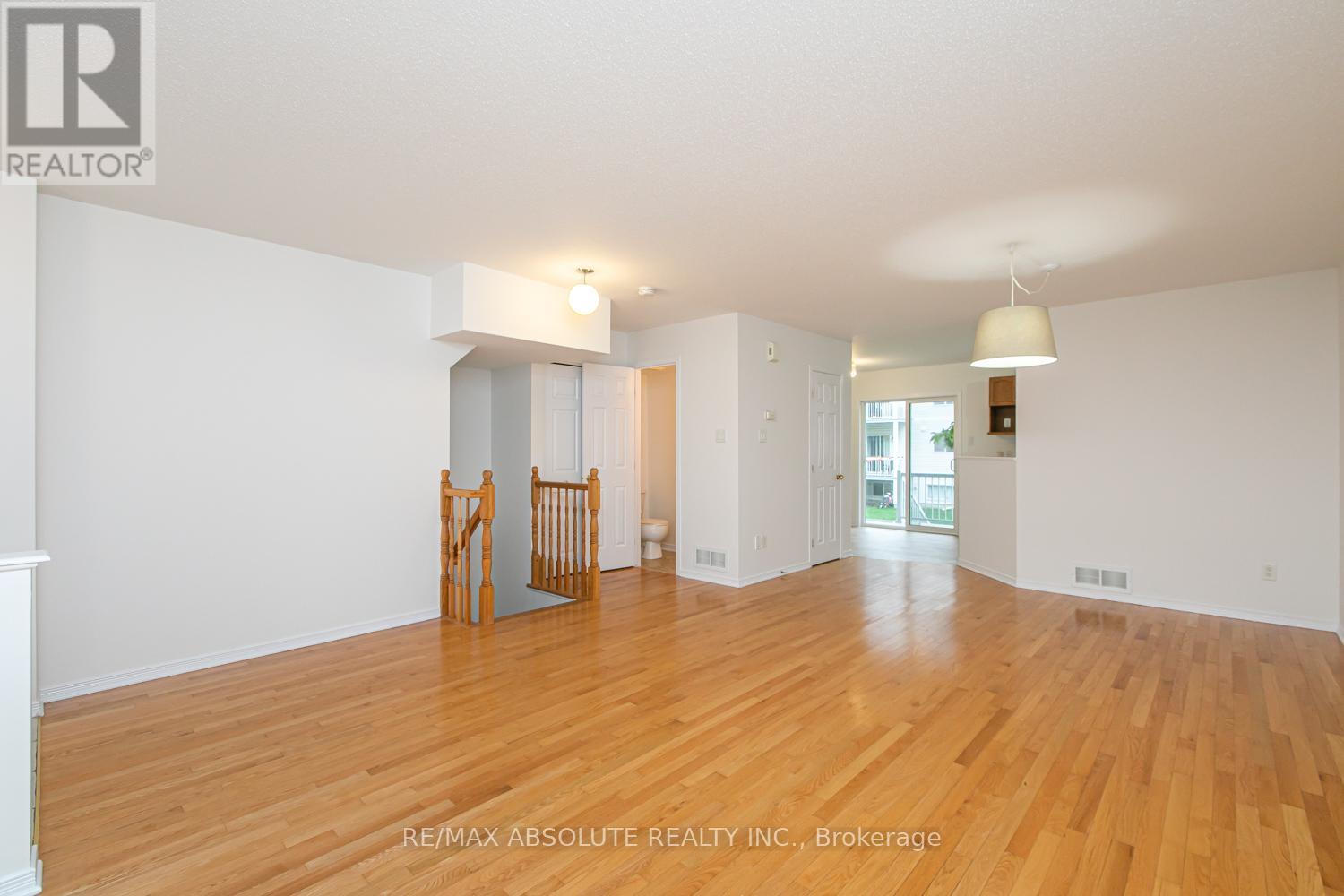 254 Gershwin Private, Ottawa, Ontario  K2H 1G5 - Photo 5 - X12449870
