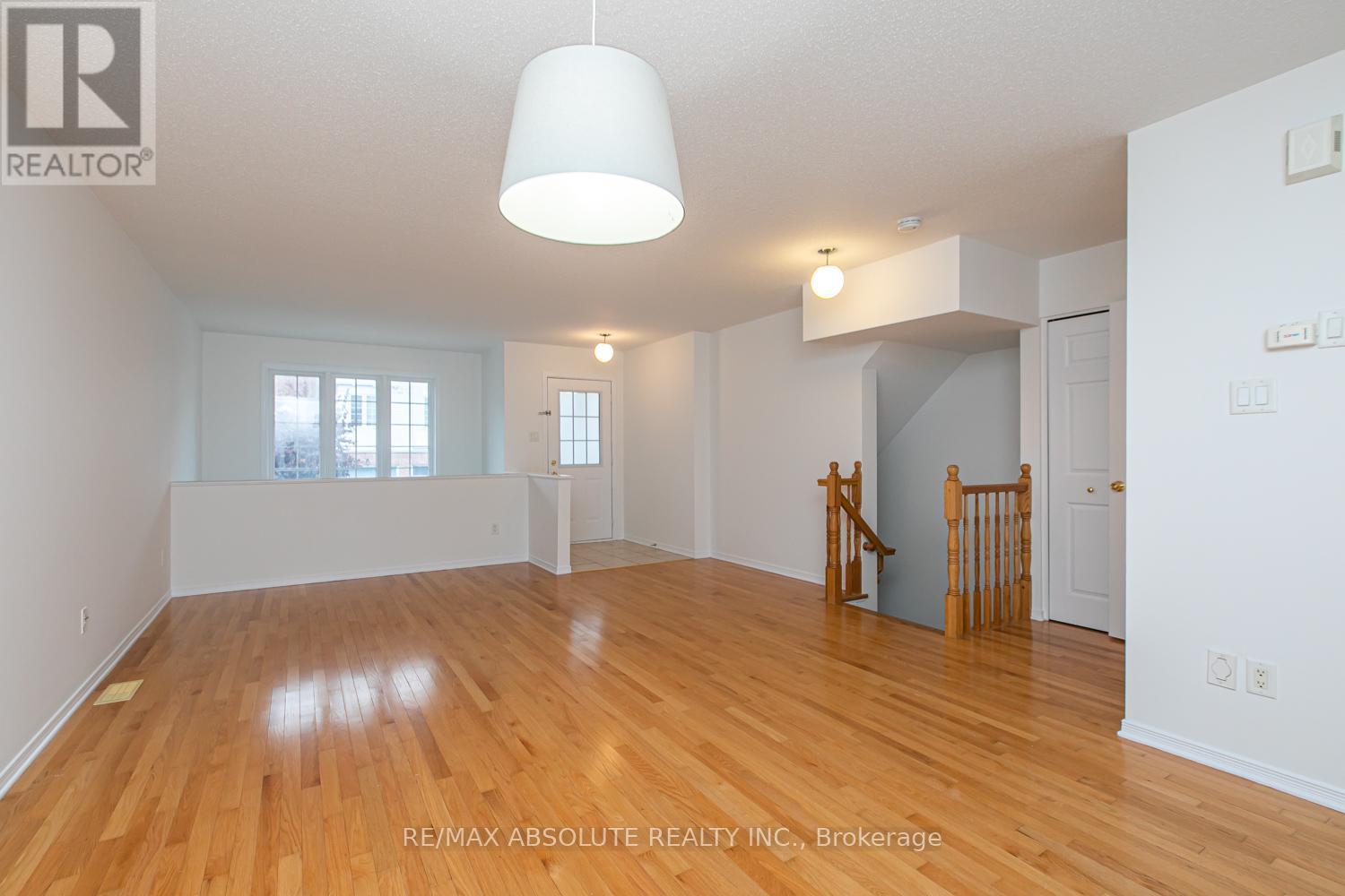 254 Gershwin Private, Ottawa, Ontario  K2H 1G5 - Photo 7 - X12449870