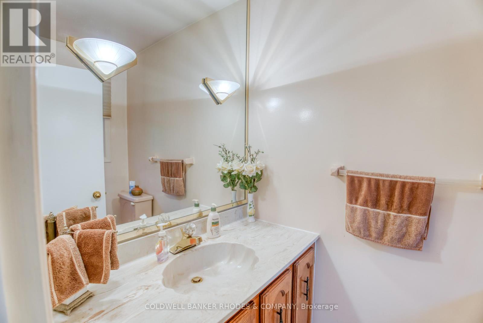 2005 Neepawa Avenue, Ottawa, Ontario  K2A 3L4 - Photo 11 - X12449871