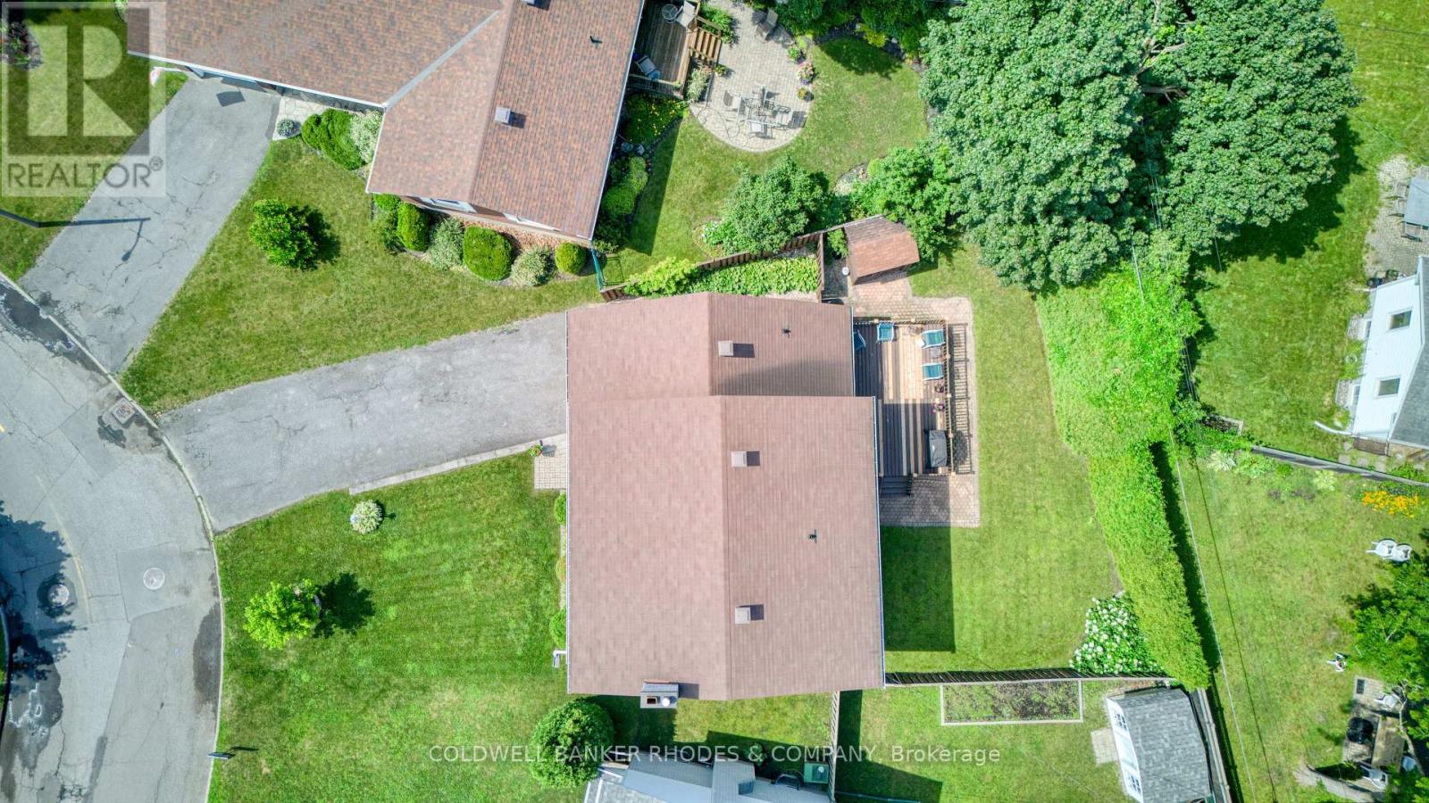 2005 Neepawa Avenue, Ottawa, Ontario  K2A 3L4 - Photo 30 - X12449871
