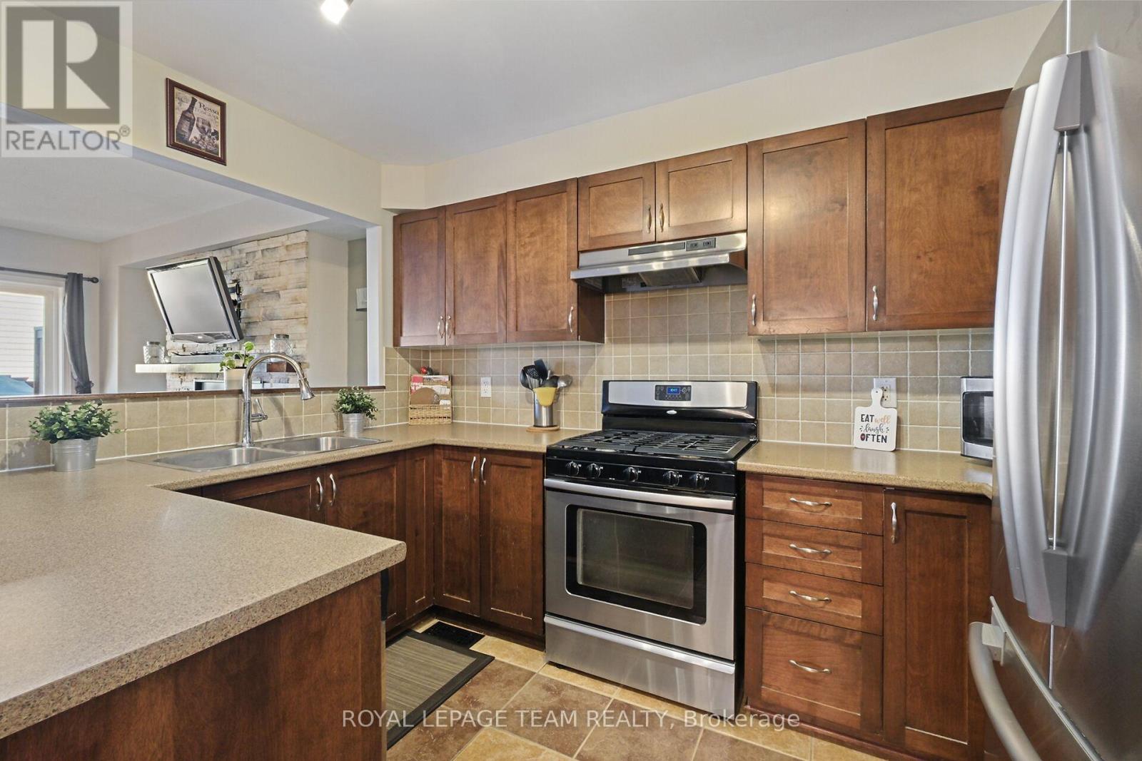 215 Parkrose Private, Ottawa, Ontario  K4A 0N8 - Photo 12 - X12449904