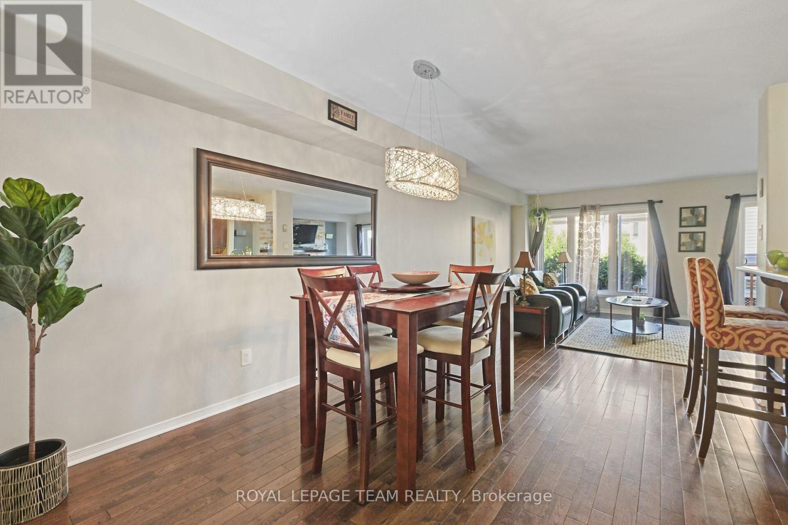 215 Parkrose Private, Ottawa, Ontario  K4A 0N8 - Photo 6 - X12449904