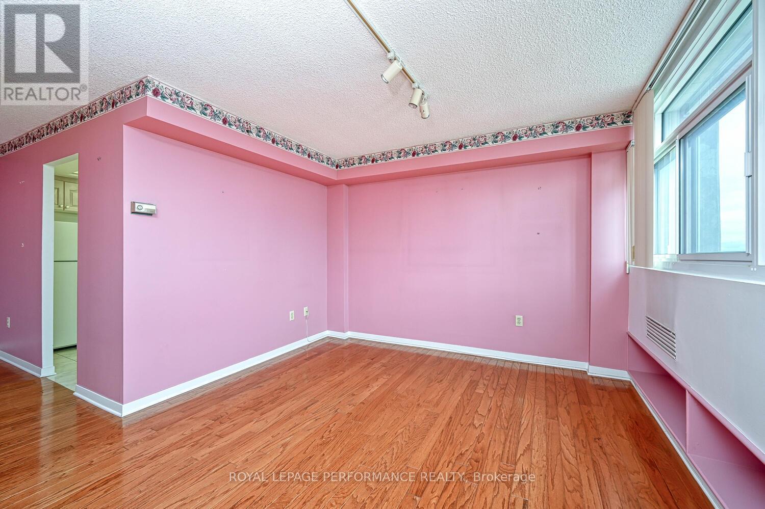 2103 - 500 Laurier Avenue W, Ottawa, Ontario  K1R 5E1 - Photo 13 - X12449911