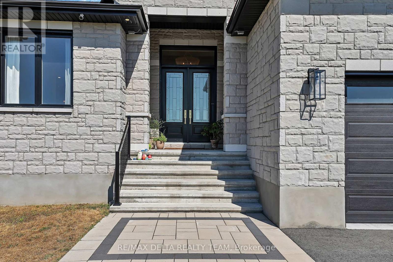 138 Des Tulipes Street, Clarence-Rockland, Ontario  K0A 2A0 - Photo 2 - X12449924