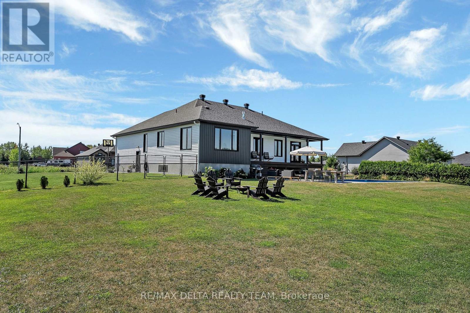 138 Des Tulipes Street, Clarence-Rockland, Ontario  K0A 2A0 - Photo 32 - X12449924