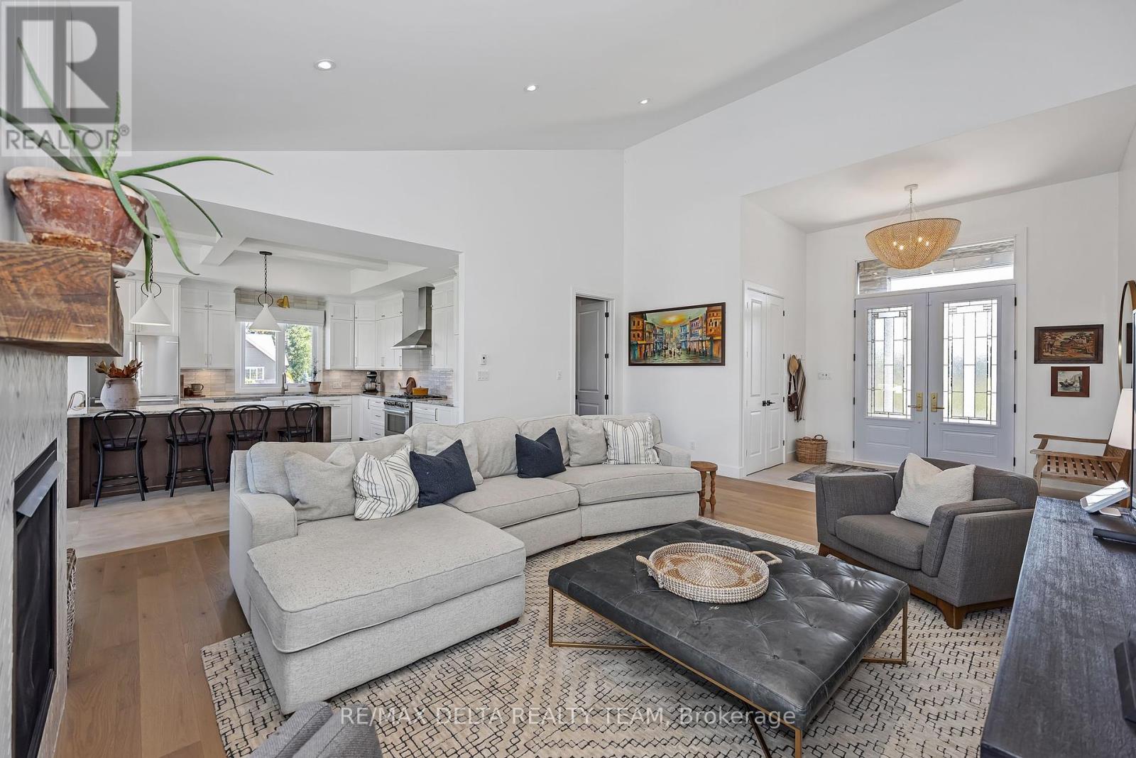 138 Des Tulipes Street, Clarence-Rockland, Ontario  K0A 2A0 - Photo 4 - X12449924