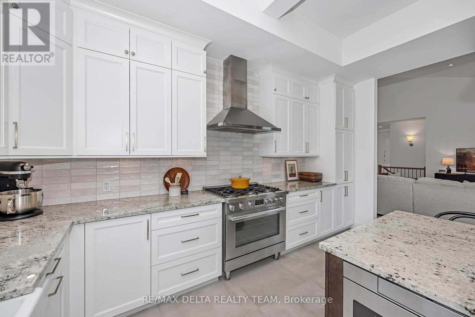 138 Des Tulipes Street, Clarence-Rockland, Ontario  K0A 2A0 - Photo 9 - X12449924