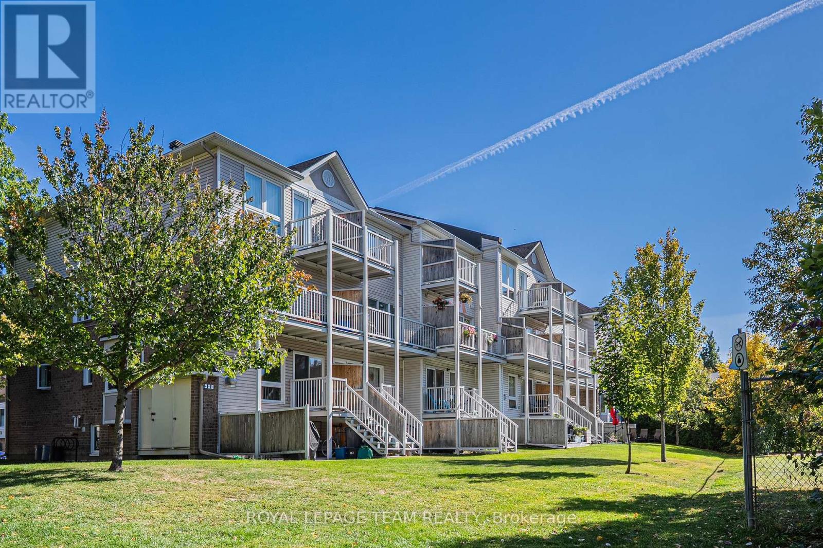 1650 Locksley Lane, Ottawa, Ontario  K1J 1B6 - Photo 7 - X12449926