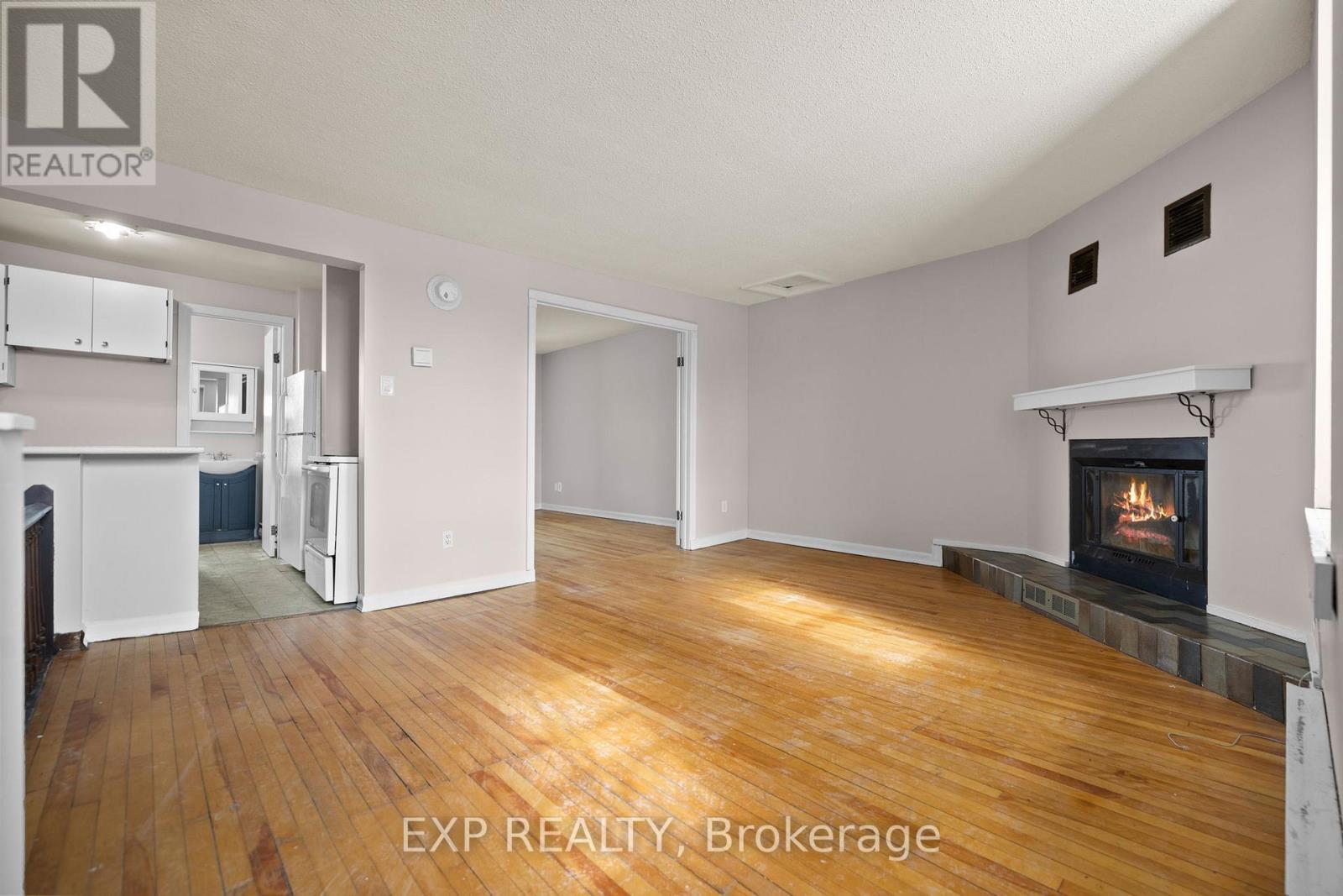196 Osgoode Street, Ottawa, Ontario  K1N 6S8 - Photo 6 - X12449933