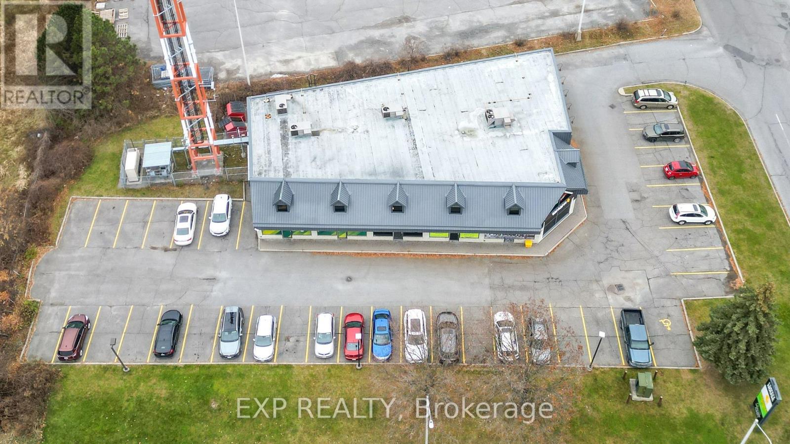 595 West Hunt Club Road, Ottawa, Ontario  K2G 5X6 - Photo 4 - X12449971