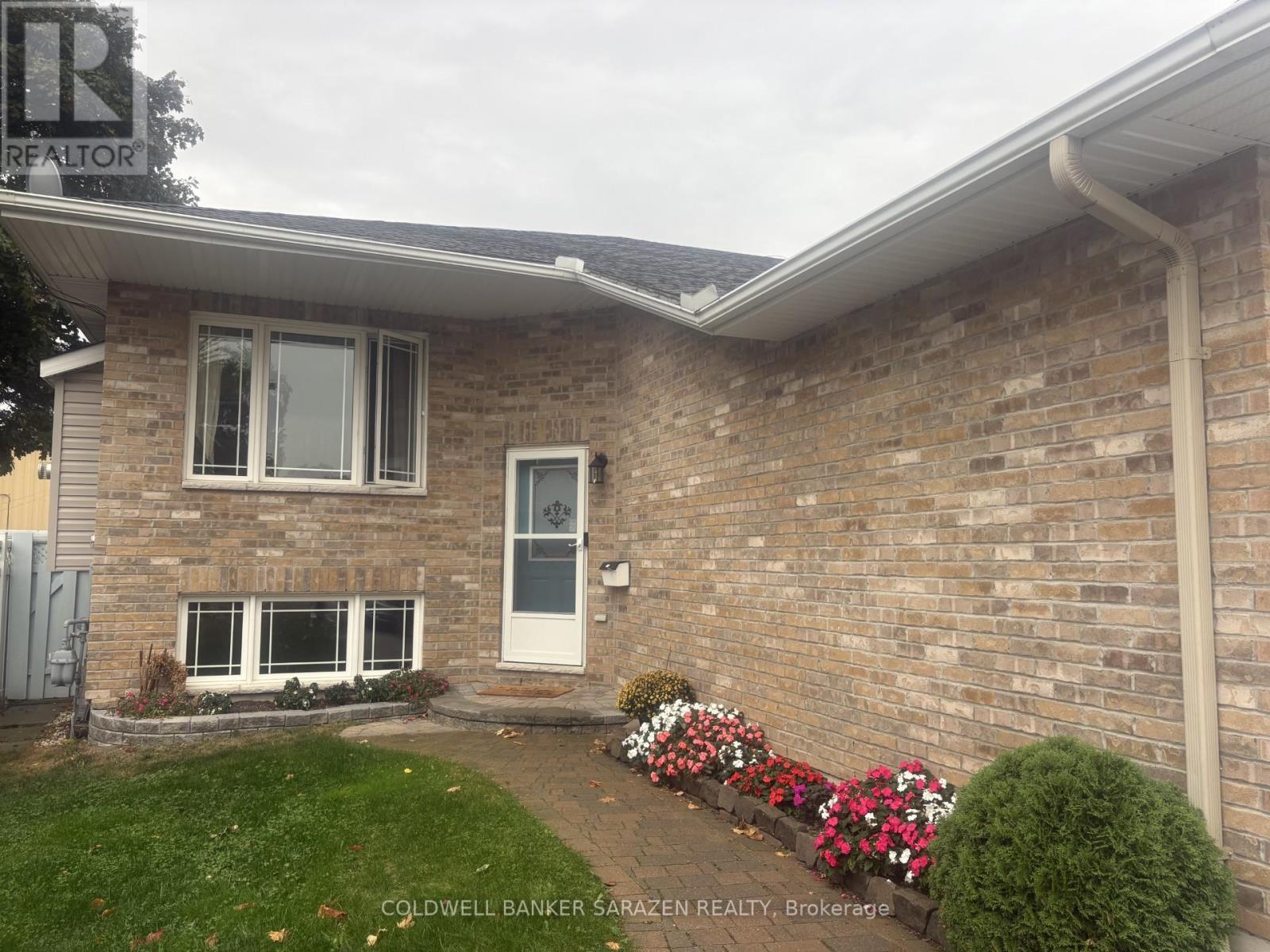 B - 88 Thomas Street S, Arnprior, Ontario  K7S 0C8 - Photo 2 - X12449996