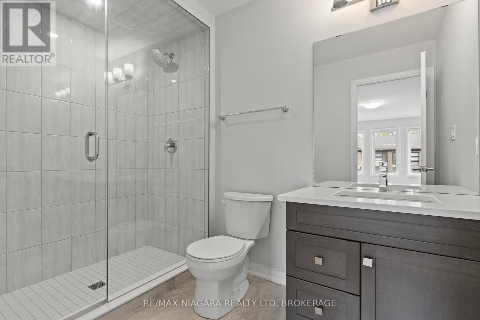23 - 4552 Portage Road, Niagara Falls, Ontario  L2E 6A8 - Photo 16 - X12450026