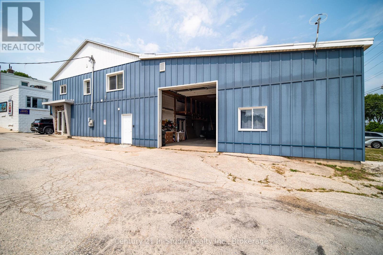 340 Boyd Street, South Bruce Peninsula, Ontario  N0H 2T0 - Photo 1 - X12449927