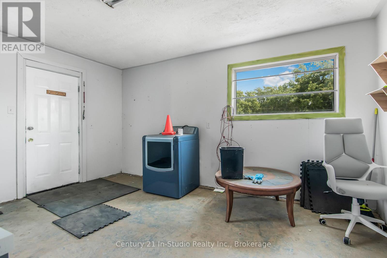 340 Boyd Street, South Bruce Peninsula, Ontario  N0H 2T0 - Photo 12 - X12449927