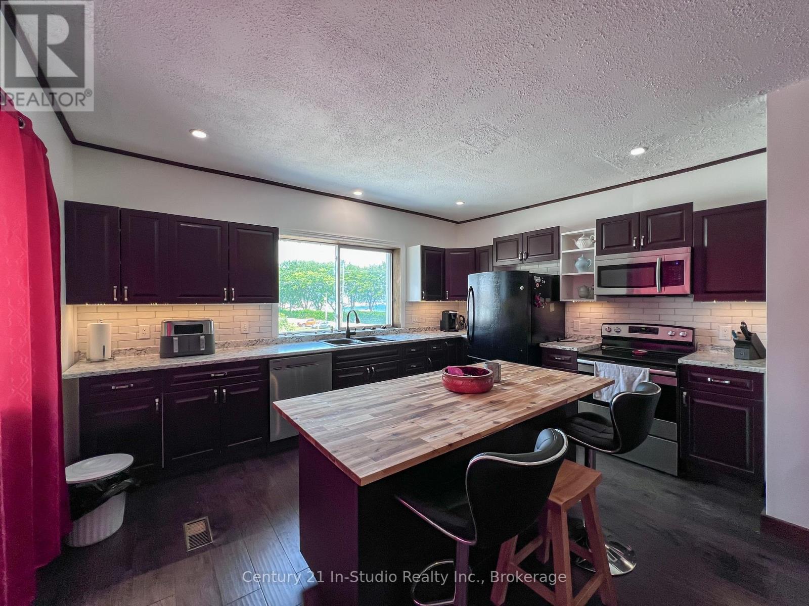 340 Boyd Street, South Bruce Peninsula, Ontario  N0H 2T0 - Photo 30 - X12449927
