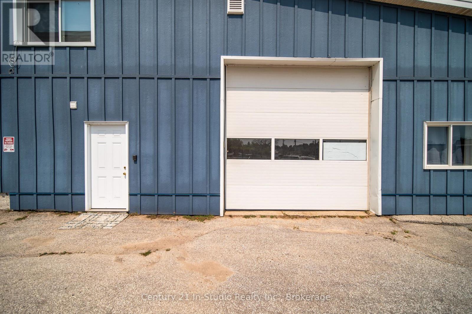 340 Boyd Street, South Bruce Peninsula, Ontario  N0H 2T0 - Photo 8 - X12449927