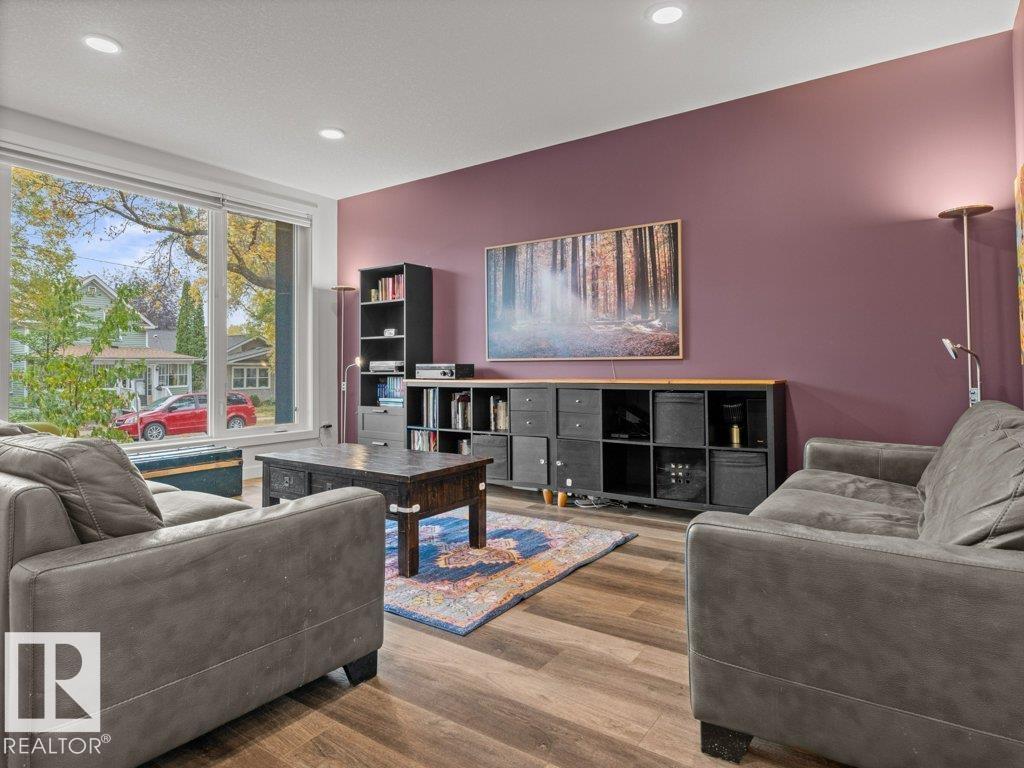 9817 77 Ave Nw, Edmonton, Alberta  T6E 1M3 - Photo 4 - E4461164