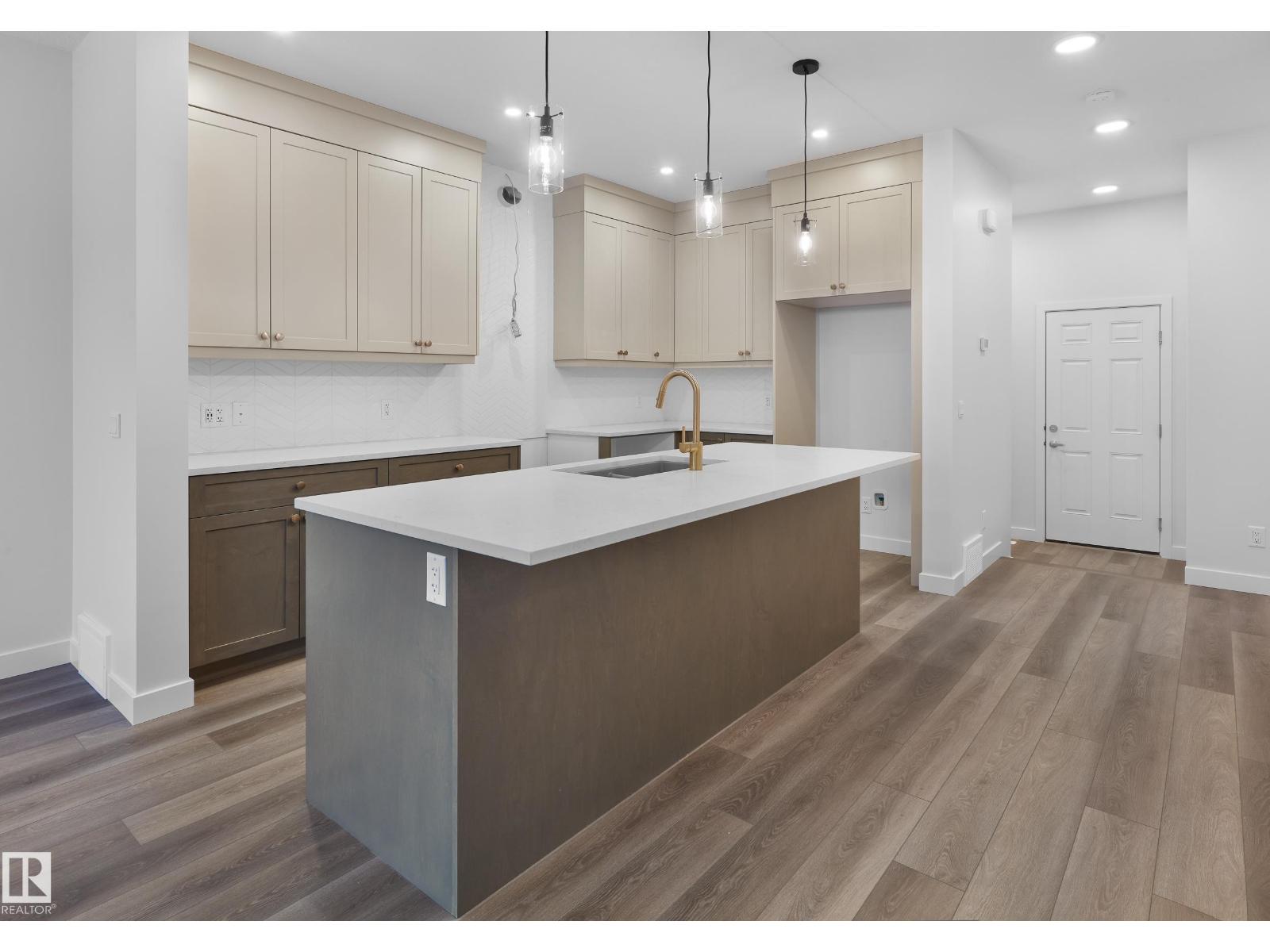 9088 Elves Lo Nw, Edmonton, Alberta  T6M 3G4 - Photo 3 - E4461165