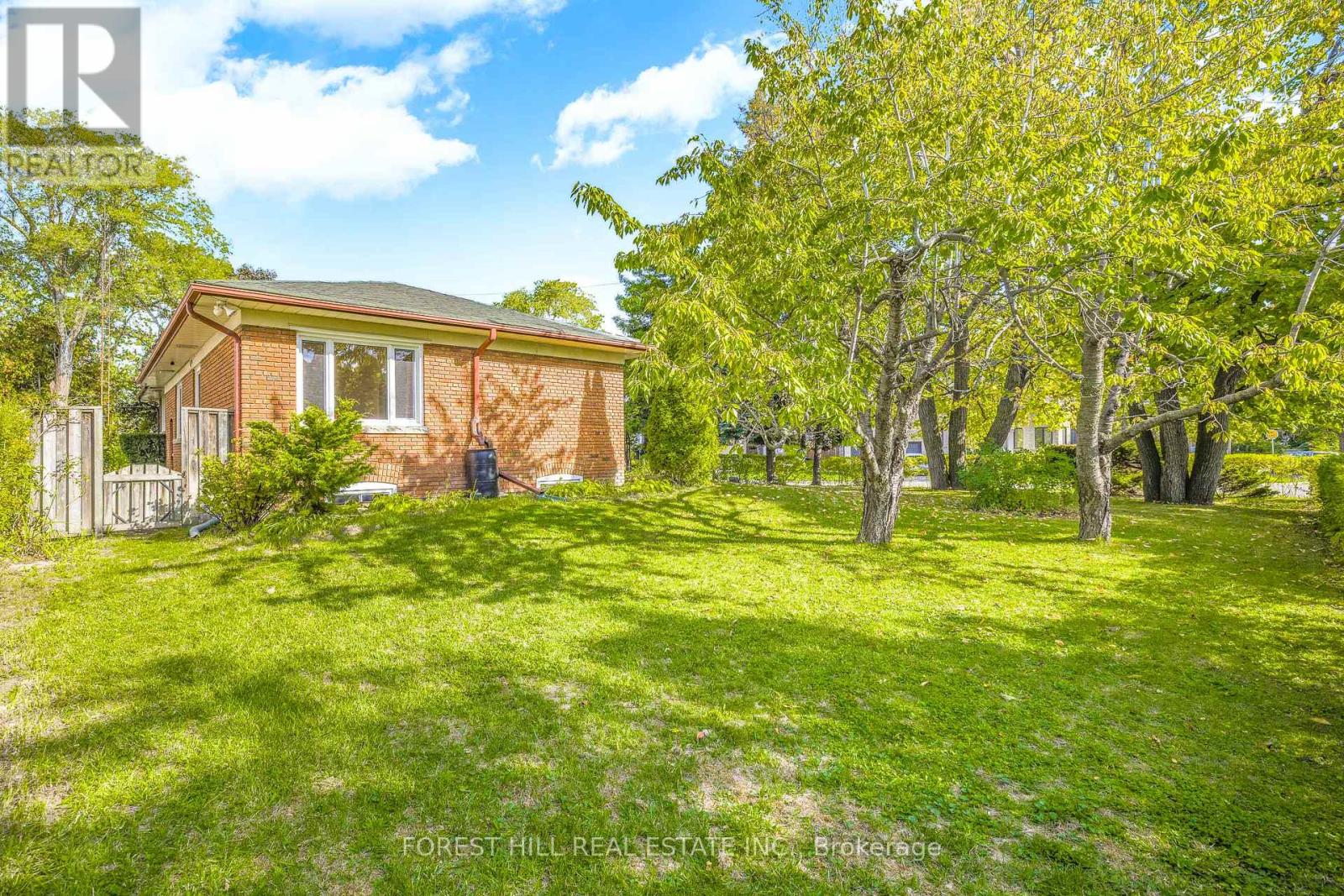 18 Irvington Crescent, Toronto, Ontario  M2N 2Z1 - Photo 17 - C12449783
