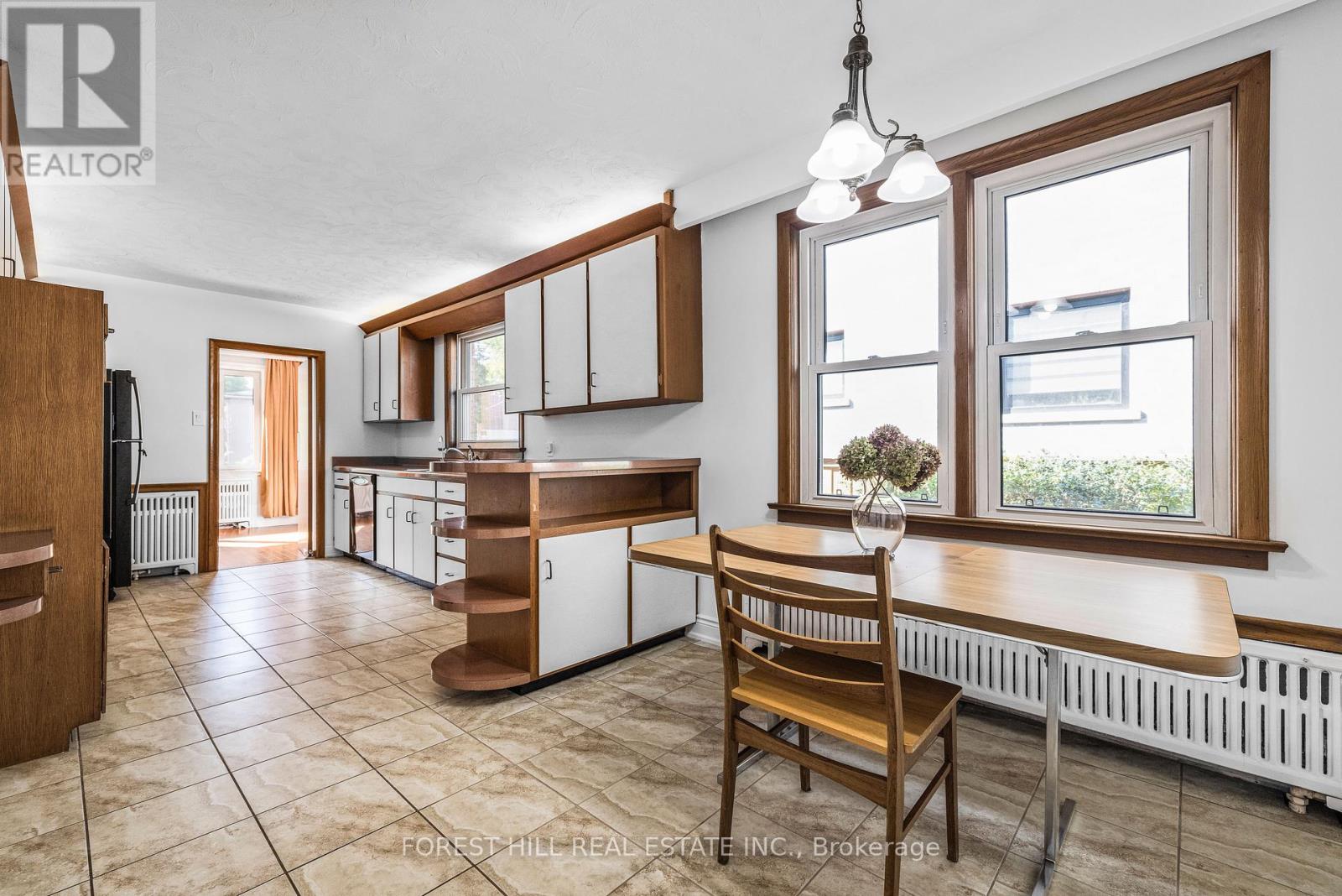 18 Irvington Crescent, Toronto, Ontario  M2N 2Z1 - Photo 5 - C12449783