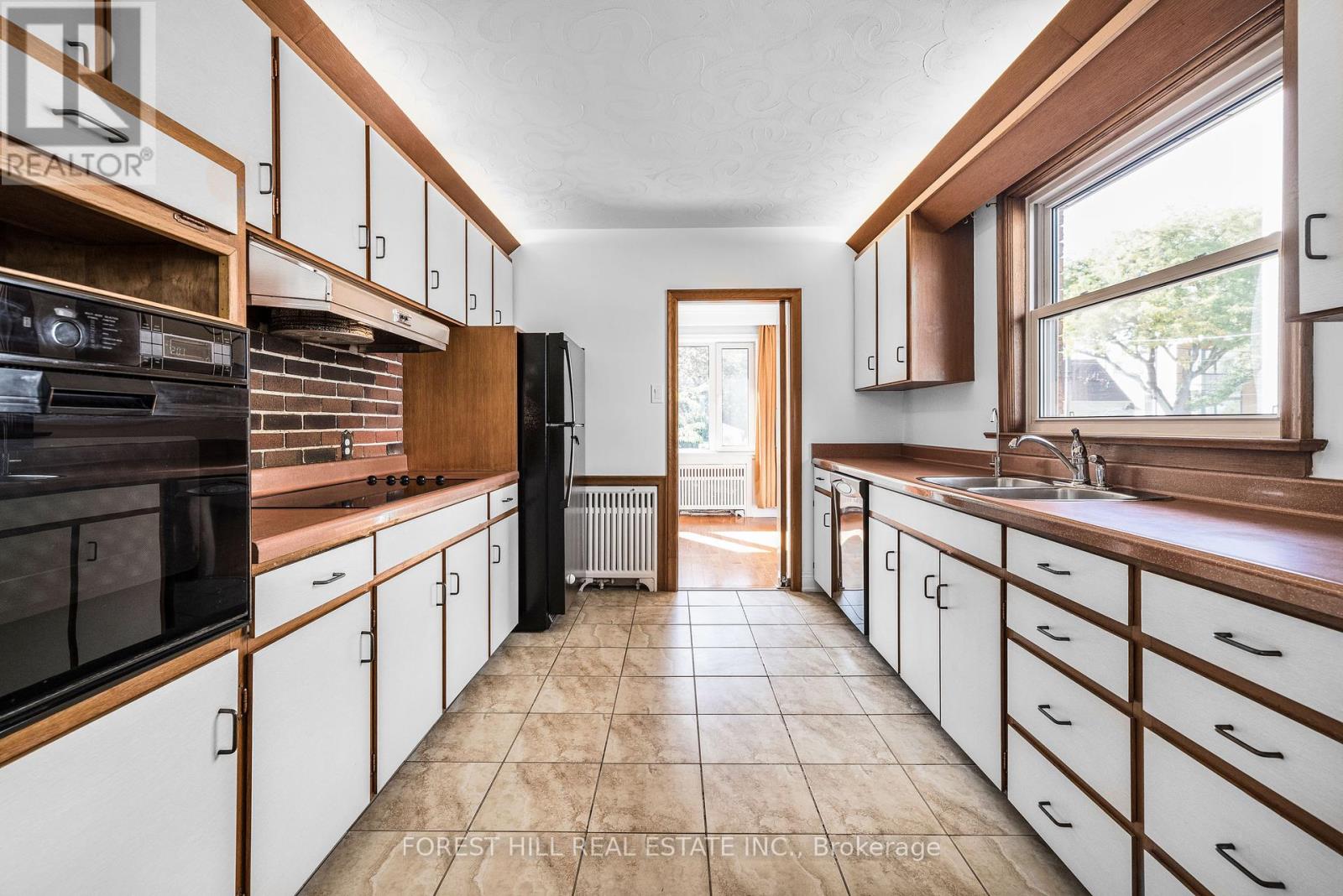 18 Irvington Crescent, Toronto, Ontario  M2N 2Z1 - Photo 6 - C12449783